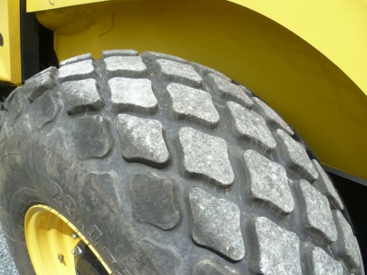 BOMAG BW219DH-4i ปี2013 684ชม. Made in เยอรมัน 19-20ตัน ครับ BOMAG BW219DH-4i ปี2013 684ชม. Made in เยอรมัน 19-20ตัน ครับ