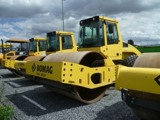 BOMAG BW219DH-4i ปี2013 684ชม. Made in เยอรมัน 19-20ตัน ครับ BOMAG BW219DH-4i ปี2013 684ชม. Made in เยอรมัน 19-20ตัน ครับ