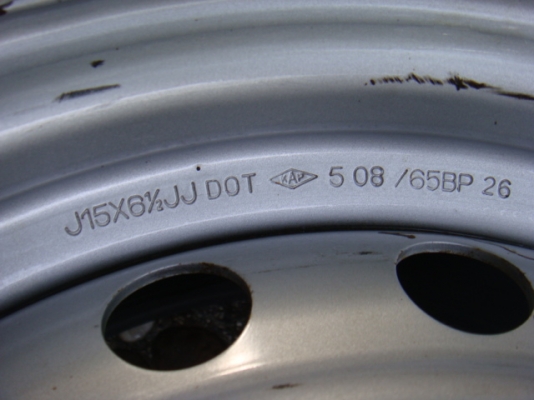 ล้อกะทะพร้อมยางขอบ15 ของDmax ติดต่อ 0982868775 ล้อกะทะพร้อมยางขอบ15 ของDmax ติดต่อ 0982868775