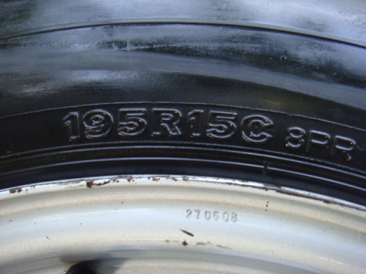 ล้อกะทะพร้อมยางขอบ15 ของDmax ติดต่อ 0982868775 ล้อกะทะพร้อมยางขอบ15 ของDmax ติดต่อ 0982868775