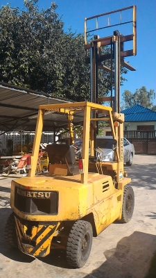 ขาย FORKLIFT KOMATSU 20-7 เก่านอก ขาย FORKLIFT KOMATSU 20-7 เก่านอก