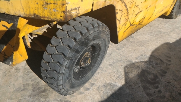 ขาย FORKLIFT KOMATSU 20-7 เก่านอก ขาย FORKLIFT KOMATSU 20-7 เก่านอก