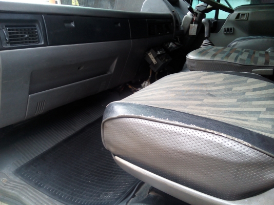 6 ล้อใหญ่  *ตู้เย็น-สแตนเลส*  HINO *สิงห์ไฮเทค* FF3H 195 แรงม้า  *ยาว 7.20 ม.*  รถสวยจริง * รถห้างแท้ * มีเล่มพร้อม *