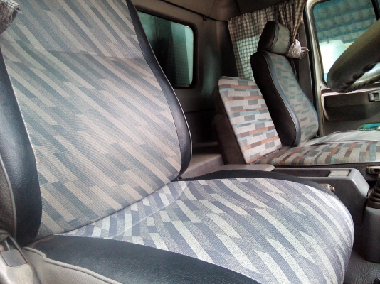 6 ล้อใหญ่  *ตู้เย็น-สแตนเลส*  HINO *สิงห์ไฮเทค* FF3H 195 แรงม้า  *ยาว 7.20 ม.*  รถสวยจริง * รถห้างแท้ * มีเล่มพร้อม *