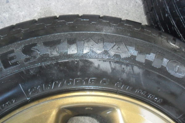 ล้อแม็ก 15นิ้ว 6รู พร้อมยาง สวยๆ 4 ล้อ ราคา 5900 บาท