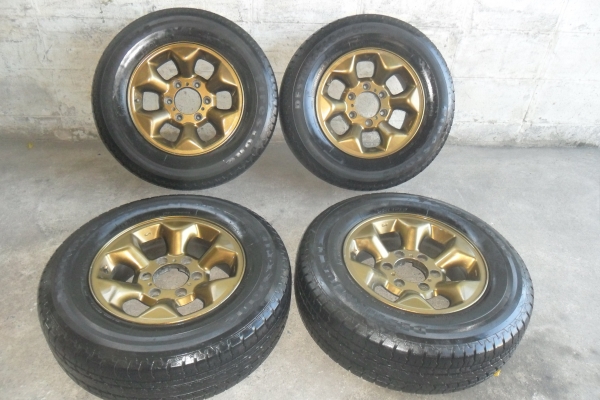 ล้อแม็ก 15นิ้ว 6รู พร้อมยาง สวยๆ 4 ล้อ ราคา 5900 บาท