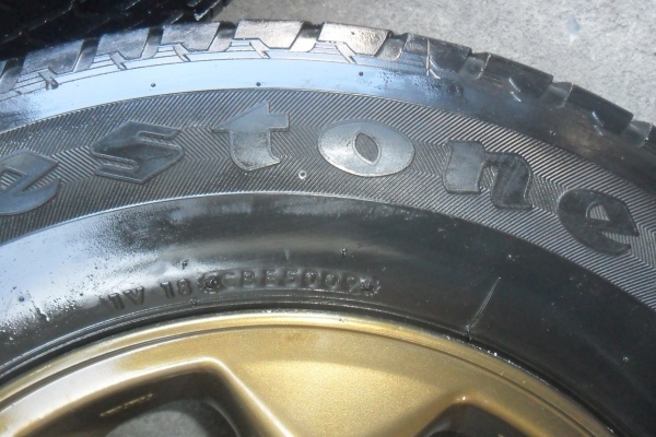 ล้อแม็ก 15นิ้ว 6รู พร้อมยาง สวยๆ 4 ล้อ ราคา 5900 บาท