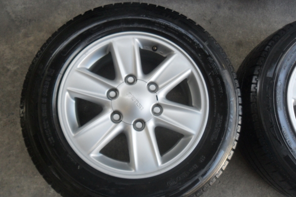 ล้อแม็ก 16นิ้ว 6รู อีซูสุ พร้อมยาง สวยๆ 4 ล้อ ราคา 7900 บาท ล้อแม็ก 16นิ้ว 6รู อีซูสุ พร้อมยาง สวยๆ 4 ล้อ ราคา 7900 บาท