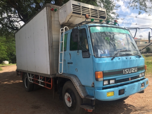 ขายรถหกล้อใหญ่ร็อคกี้เครื่อง FTR195. หัวครับชียาว5.5ม. ราคา 550,000 บาท ต่อรองได้