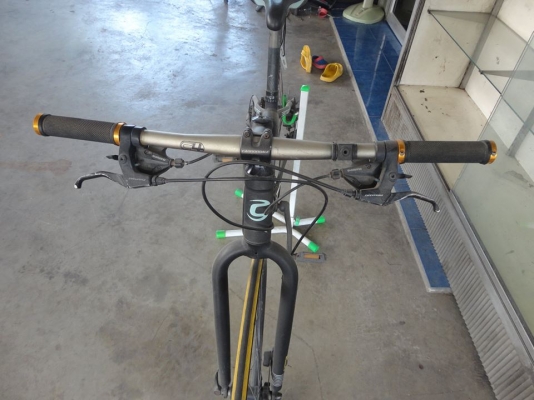 ขาย cannondale ทัวร์ริ่ง เป็นอลูมิเนียม ขาย cannondale ทัวร์ริ่ง เป็นอลูมิเนียม