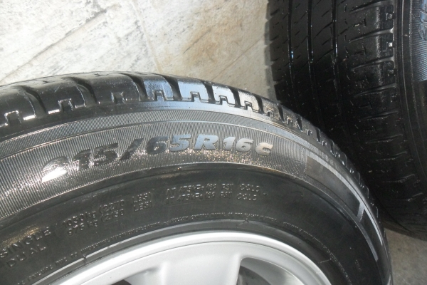 ล้อแม็ก 16นิ้ว 6รู อีซุสุ พร้อมยาง สวยๆ 4 ล้อ ราคา 7900 บาท