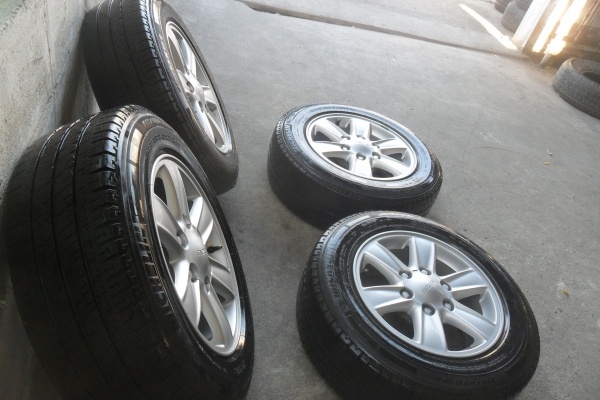 ล้อแม็ก 16นิ้ว 6รู อีซุสุ พร้อมยาง สวยๆ 4 ล้อ ราคา 7900 บาท