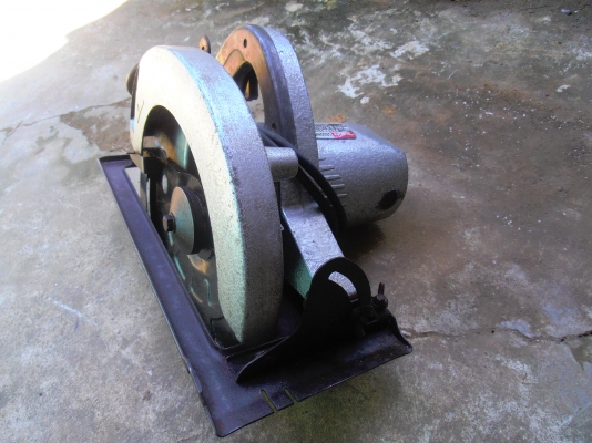 เลื่อยวงเดือน 9 นิ้ว มากิต้า