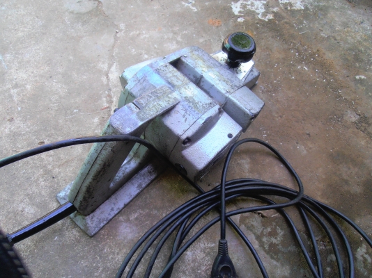 กบไฟฟ้า มากิต้า รุ่น 1600 กบไฟฟ้า มากิต้า รุ่น 1600