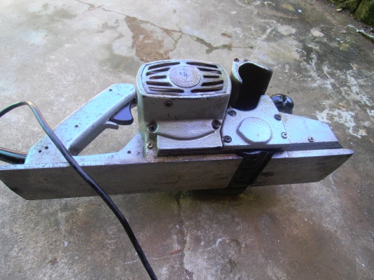 กบไฟฟ้า มากิต้า รุ่น 1600 กบไฟฟ้า มากิต้า รุ่น 1600