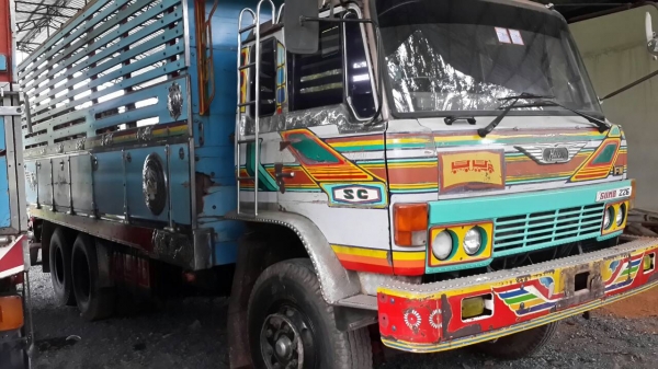 สิบล้อมือสอง,Hino Sumo 226 แม่ลูกๆ สองเพลาไม่ดั๊ม,มีสโลกลาง,มีระบบลากพ่วง,สวยเต็ม