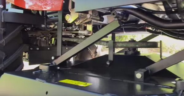 รถตัดหญ้านั่งขับ ยี่ห้อ Crossjet 4x4 เครื่องยนต์ขนาด 23 แรงม้า รถตัดหญ้านั่งขับ ยี่ห้อ Crossjet 4x4 เครื่องยนต์ขนาด 23 แรงม้า