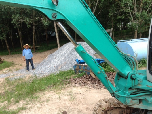 ขายรถแบคโฮ KOMATSU PC30-7E มีแอร์พร้อม เครื่องเสียง ราคา 330000