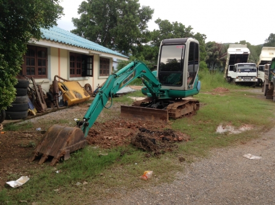 ขายรถแบคโฮ KOMATSU PC30-7E มีแอร์พร้อม เครื่องเสียง ราคา 330000