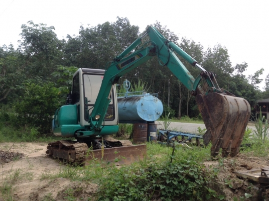 ขายรถแบคโฮ KOMATSU PC30-7E มีแอร์พร้อม เครื่องเสียง ราคา 330000