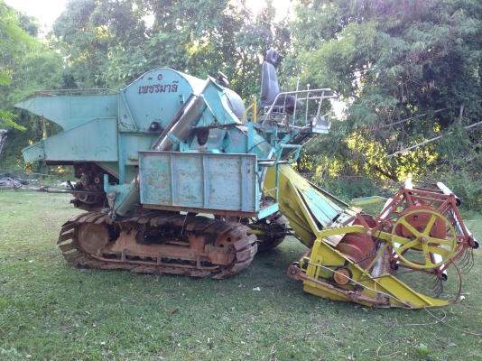 ขายรถเกี่ยวบางไทร กระสอบ พร้อมใช้