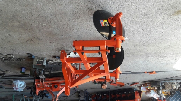 ขายผานยกร่องรถไถเล็กใสกับรถไถตั่งแต่14แรงถึง28แรงครับ