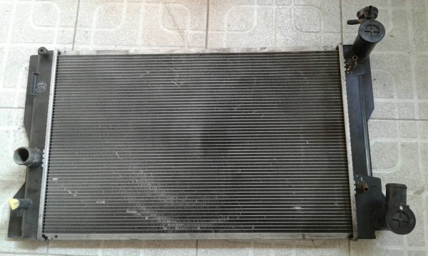 ขายหม้อน้ำใช้แล้ว Toyota Altis 1.6 ปี 10 ไม่รั่ว ไม่ซึม แต่มีรอยหักที่ข้อต่อไปหม้อพักหัก ติดกาวซีเมนต์เหล็กแล้ว