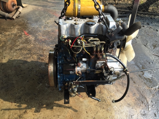 ขายเครื่องอิซูซุ(isuzu)เก่าญี่ปุ่น 3สูบรุ่น3KC1 สำหรับใส่แบ็คโฮpc20สภาพสวยมากๆ