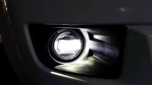 ฝาครอบตัดหมอก MU-X ของแท้ใหม่ ฝาครอบตัดหมอก MU-X ของแท้ใหม่