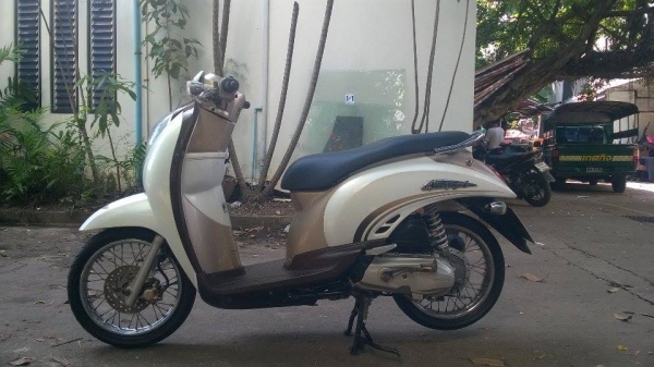 ขายลูกเดียว scoopy i หัวฉีด ปี2553 รถบ้านๆ มีเล่มเอกสารครบ