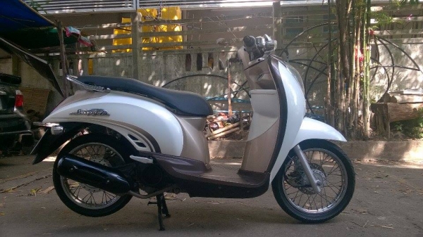 ขายลูกเดียว scoopy i หัวฉีด ปี2553 รถบ้านๆ มีเล่มเอกสารครบ