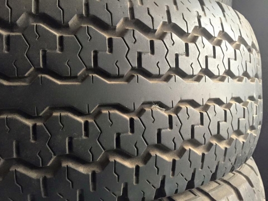 ขายยาง DUNLOP GRANDTREK 265-70-16 ปี12 มีปะ1เส้น คู่ละ 1,800 บาท