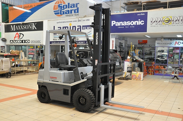 ขายรถโฟล์คลิฟท์มือสอง NISSAN  รุ่น EH01 ราคา 195,000 บาท นำเข้าจากประเทศญี่ปุ่น 100\% ไม่เคยใช้งานในไทย