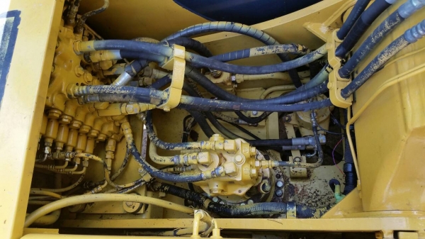 ขายด่วนรถแม็คโครKOMATSUPC120-6ไฟฟ้าซีเรียนสูงชั่วโม่งทำงานน้อยรถนอกนำเข้ายังไม่เคยใช้งานในเมืองไทยเลย