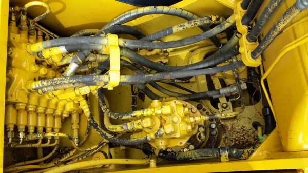 ขายด่วนรถแม็คโครKOMATSUPC120-6ไฟฟ้าซีเรียนสูงชั่วโม่งทำงานน้อยรถนอกนำเข้ายังไม่เคยใช้งานในเมืองไทยเลย