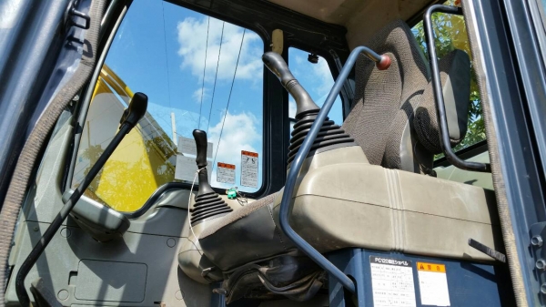 ขายด่วนรถแม็คโครKOMATSUPC120-6ไฟฟ้าซีเรียนสูงชั่วโม่งทำงานน้อยรถนอกนำเข้ายังไม่เคยใช้งานในเมืองไทยเลย