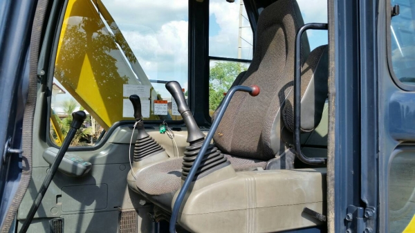 ขายด่วนรถแม็คโครKOMATSUPC120-6ไฟฟ้าซีเรียนสูงชั่วโม่งทำงานน้อยรถนอกนำเข้ายังไม่เคยใช้งานในเมืองไทยเลย