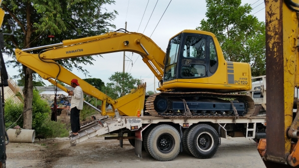 ขายด่วนรถแม็คโครKOMATSUPC120-6ไฟฟ้าซีเรียนสูงชั่วโม่งทำงานน้อยรถนอกนำเข้ายังไม่เคยใช้งานในเมืองไทยเลย