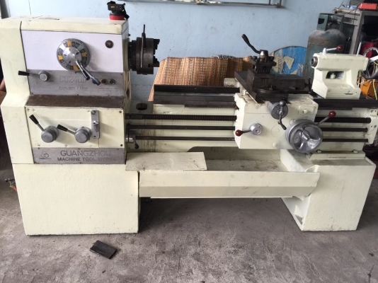 ขายกลึง6ฟุต3เพลาพร้อมสามขาให้ด้วยนะครับเครื่องพร้อมใช้