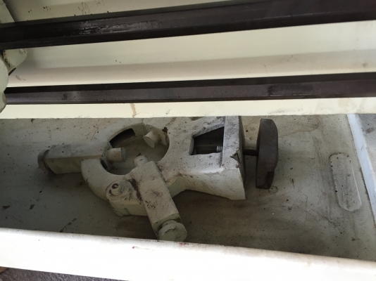 ขายกลึง6ฟุต3เพลาพร้อมสามขาให้ด้วยนะครับเครื่องพร้อมใช้