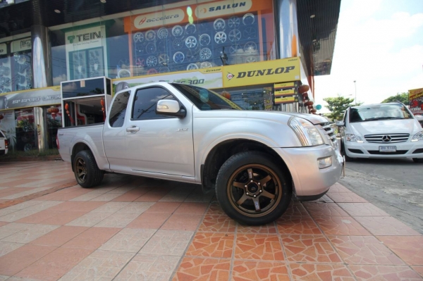 ล้อ TE37 ขอบ17 6รู139.7 พร้อมยางเพียงชุดละ 25,000 บาท