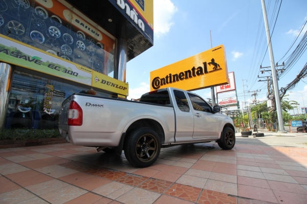 ล้อ TE37 ขอบ17 6รู139.7 พร้อมยางเพียงชุดละ 25,000 บาท