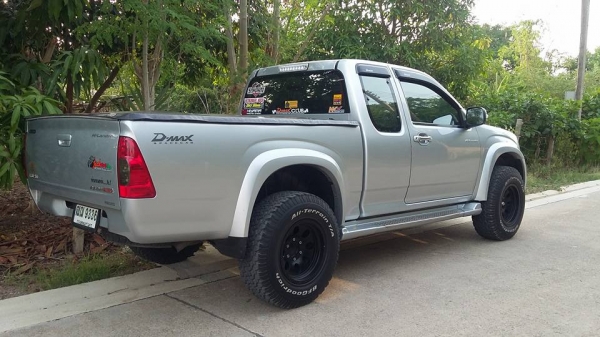 ขายครับ isuzu hilander 2500cc สวยๆครับ