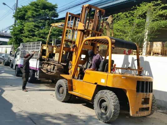 แจ้งลูกค้าสงขลาครับ รถขุด แบคโฮ ออกเดินทางแล้วนะครับ คาดว่าคืนนี้น่าจะถึงครับ