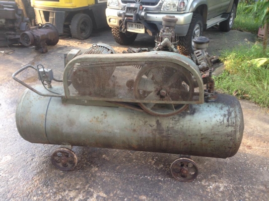 ขายปั๊มลม300ลิตร มอเตอร์7.5แรง ไฟ3เฟส พร้อมใช้งานครับ ขาย 19500 บาท