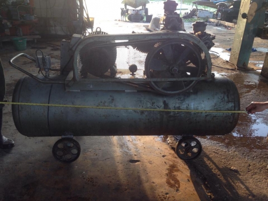 ขายปั๊มลม300ลิตร มอเตอร์7.5แรง ไฟ3เฟส พร้อมใช้งานครับ ขาย 19500 บาท