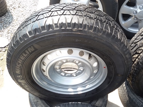 ขายล้อกะทะ15 6รู ยาง225/70/15  4 ล้อ 4000