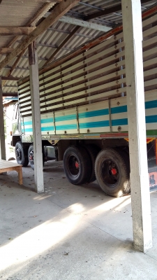 ขาย12ล้อเพลาเดียวเครื่อง185กระบระปิเนียม สภาพสวยติดต่อ0840022858