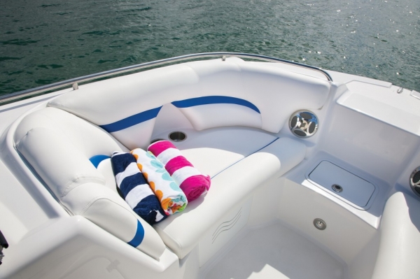 2015 Hurricane 2000 SunDeck (เรือใหม่ป้ายแดง) 2015 Hurricane 2000 SunDeck (เรือใหม่ป้ายแดง)