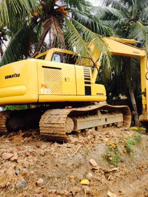 ขายรถแบคโฮ KOMATSU PC120-6 เอกสารอินวอย ระบบไฟเต็ม ราคา 1050000